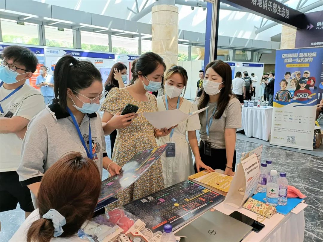 隆重亮相全球母婴行业大会，Shoptop建站出海新风潮席卷现场，焕新增长破圈入局！