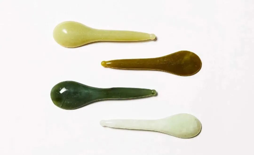 中医养生火出圈,刮痧板成老外心头好